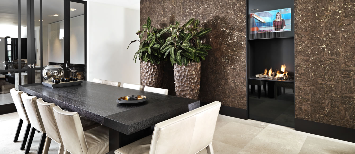 Modern interieur met haard