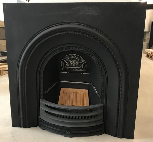 Gietijzeren siermantel