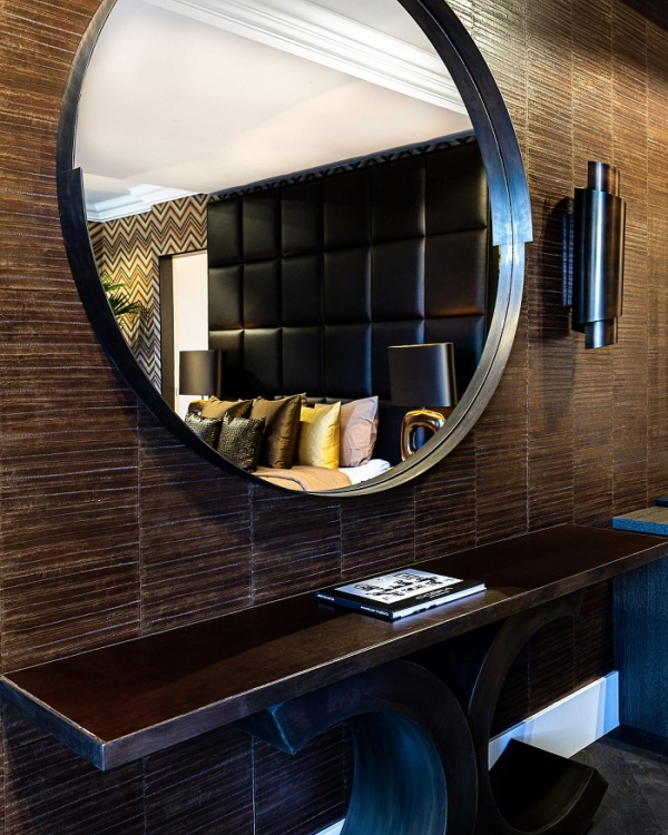 rapture-harvey-round-mirror-Hotel-de-Leijhof-©Lizeth-ligtvoet-02